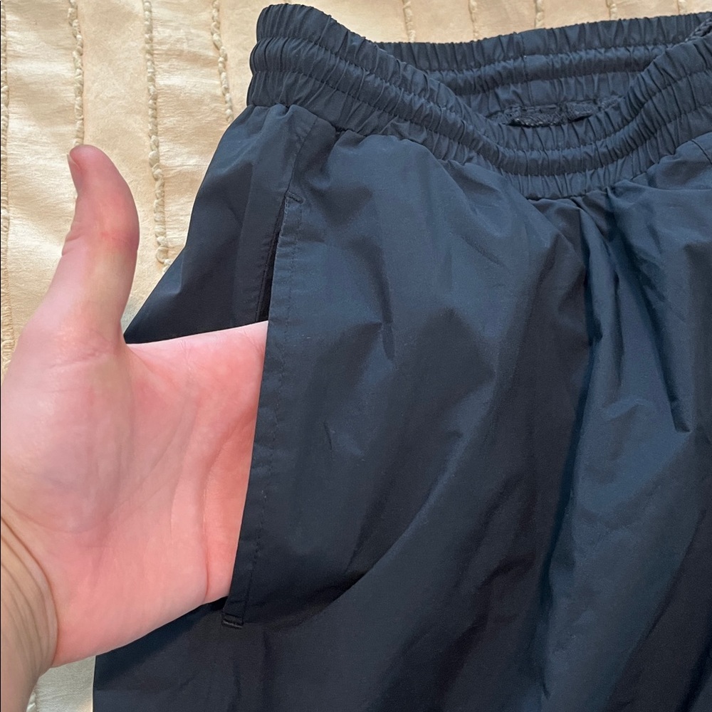 🏷️ NWOT Sun Mountain Women's Black Athletic Pants - Picture 4 of 9